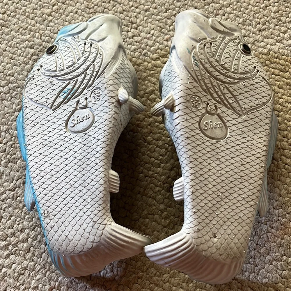 Koi Slippers - Picture 4 of 9